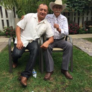 Meet your Posher, Cesar